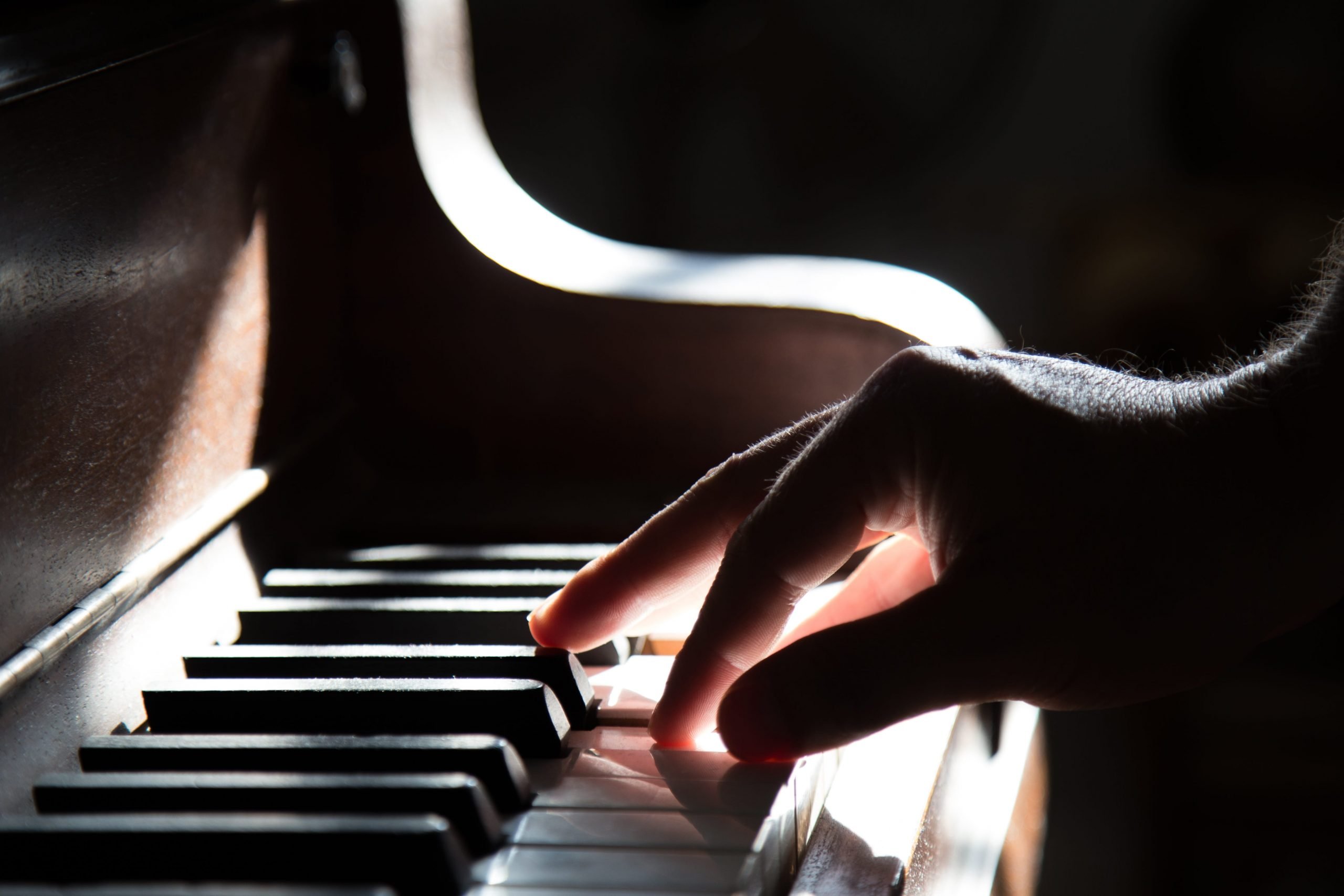 Piano  maîtrisez 4 accords pour jouer des milliers de chansons